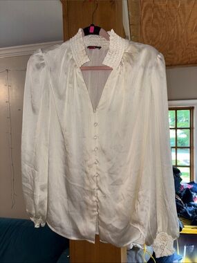 Vince Camuto Ivory Long Sleeve Button Down Poet / Peasant Blouse